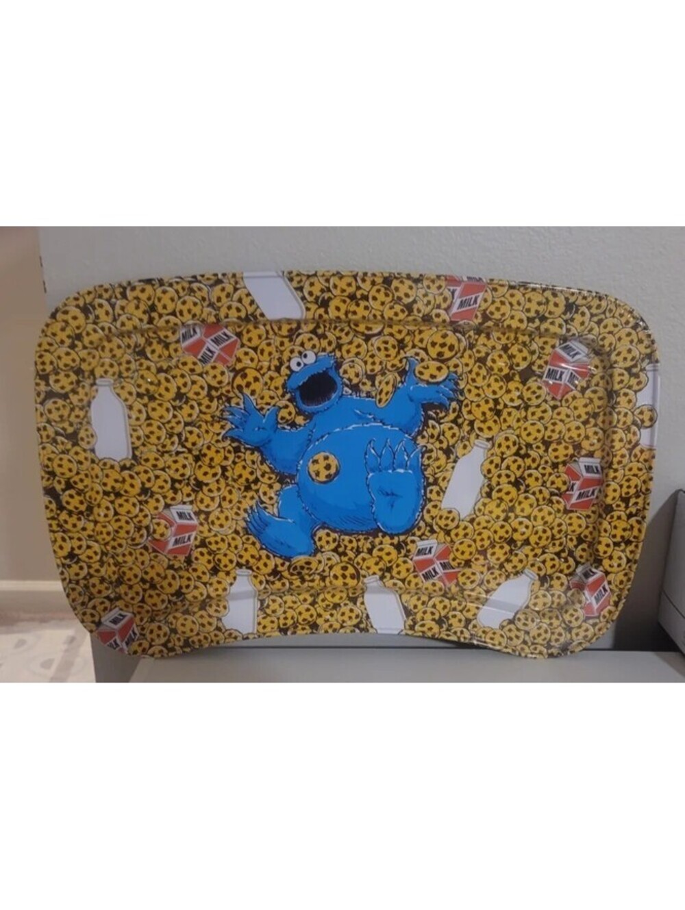 SESAME STREET COOKIE MONSTER MILK & COOKIES METAL STANDING FOOD TRAY NEW